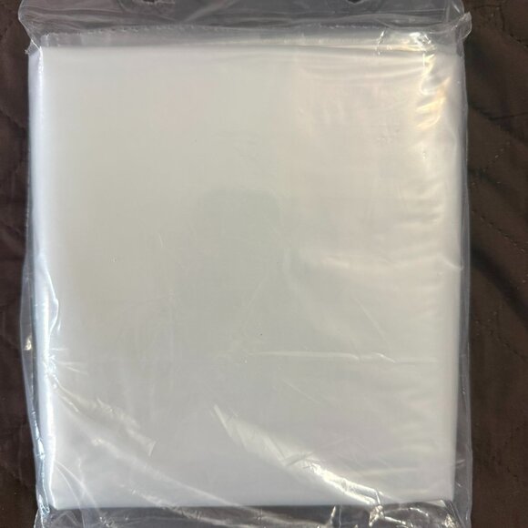 U-Haul Moving & Storage Sofa Cover (Fits Sofas up to 8' Long) - Water Resistant - Picture 2 of 3